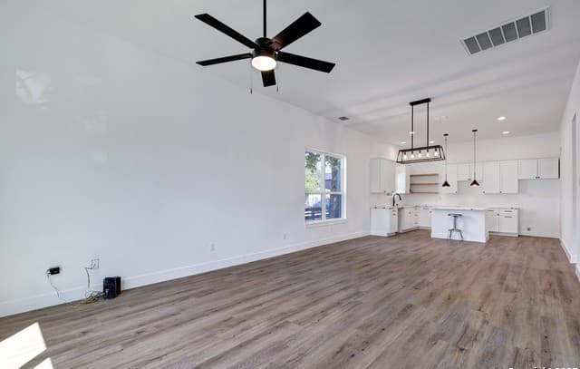 2425  Monterey St, San Antonio, TX 78207 — photo 8