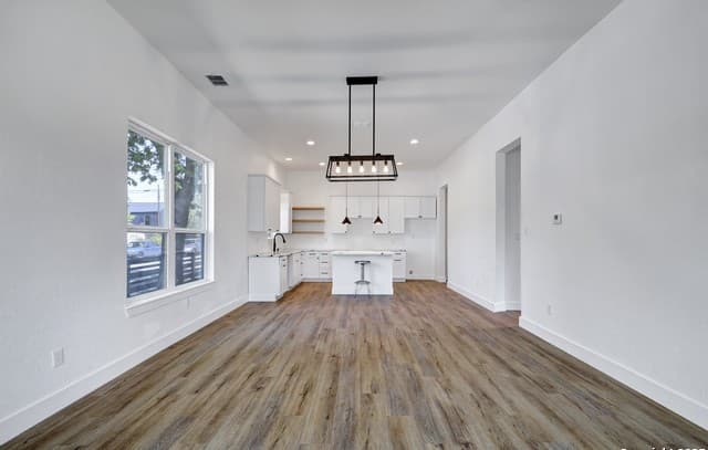 2425  Monterey St, San Antonio, TX 78207 — photo 9