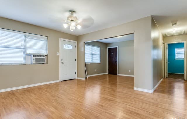 302  Guanajuato, San Antonio, TX 78237 — photo 2