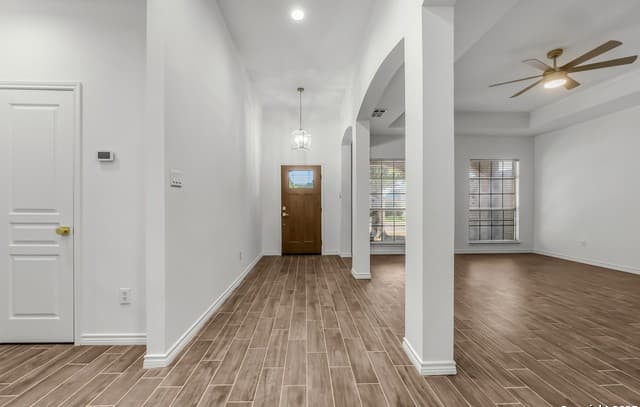 5830  Castle Yard, San Antonio, TX 78218 — photo 5