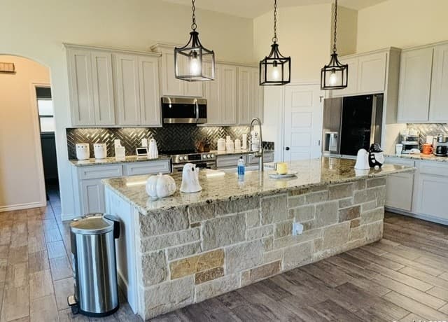 1704  Vista View Dr, Pleasanton, TX 78064 — photo 8