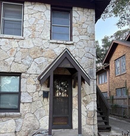 210 E Lullwood Ave, San Antonio, TX 78212 — photo 2
