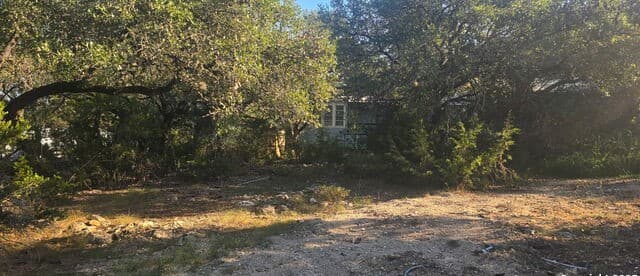 1327  Hedgestone