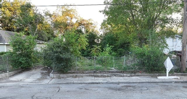 1318 Essex