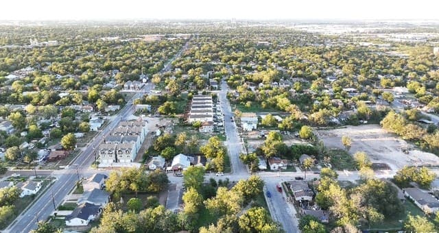 1318  Essex, San Antonio, TX 78210 — photo 10