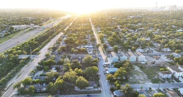 1318  Essex, San Antonio, TX 78210 — photo 12