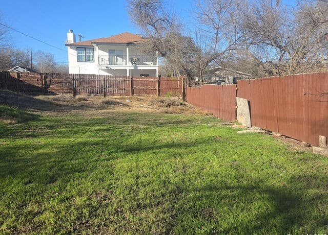 1405  Bailey Ave