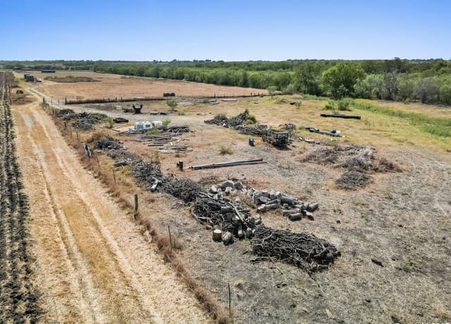 2415  Fm 1518, St Hedwig, TX 78152 — photo 21