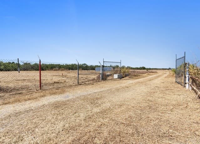 2415  Fm 1518, St Hedwig, TX 78152 — photo 4