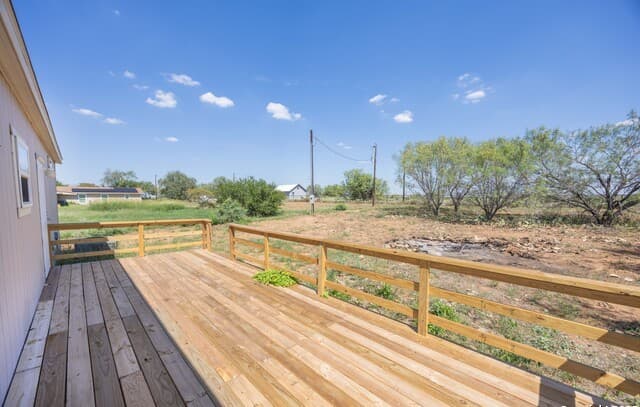636  County Road 1615, Moore, TX 78057 — photo 13
