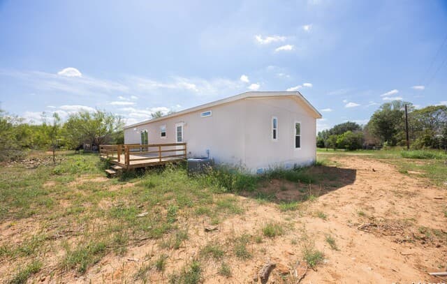 636  County Road 1615, Moore, TX 78057 — photo 15