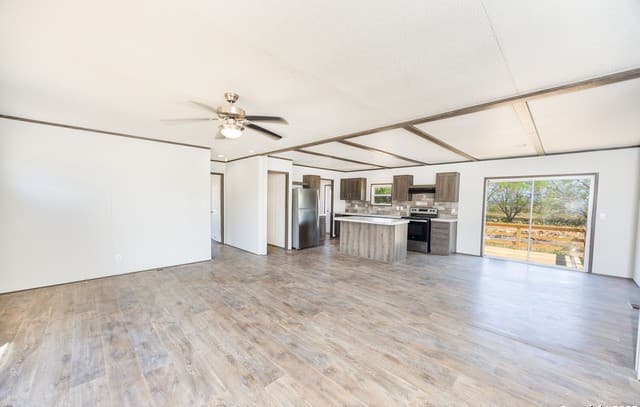 636  County Road 1615, Moore, TX 78057 — photo 22