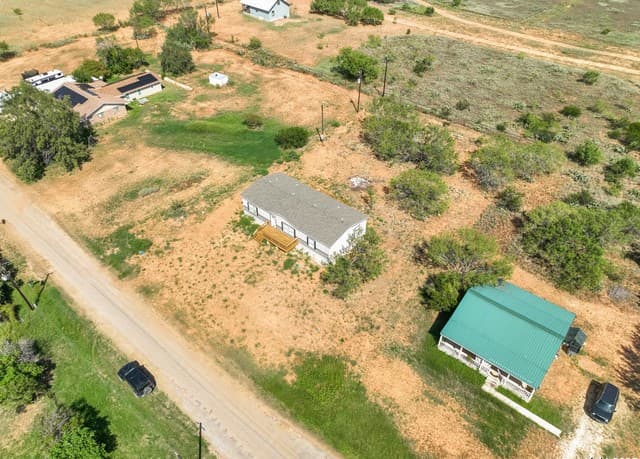 636  County Road 1615, Moore, TX 78057 — photo 5