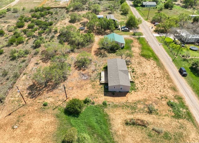 636  County Road 1615, Moore, TX 78057 — photo 7