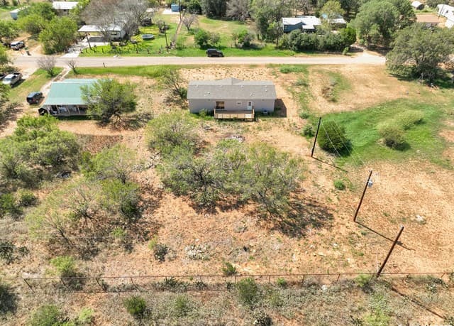 636  County Road 1615, Moore, TX 78057 — photo 9