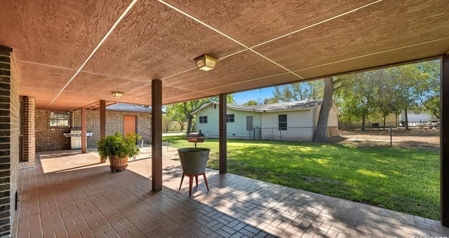 400 W Person, Stockdale, TX 78160 — photo 10