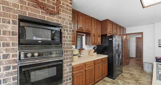 400 W Person, Stockdale, TX 78160 — photo 23