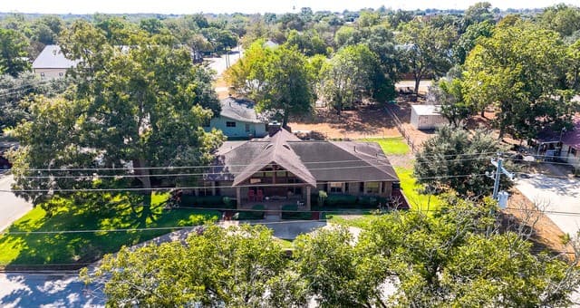 400 W Person, Stockdale, TX 78160 — photo 4