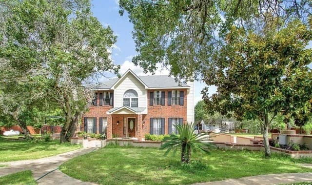 353  Eagle Ridge, Floresville, TX 78114 — photo 2