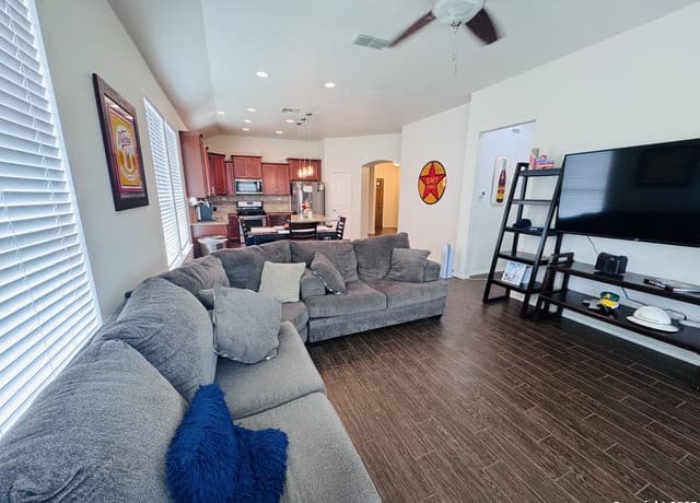 6626  Bowie Cove, Schertz, TX 78108 — photo 14