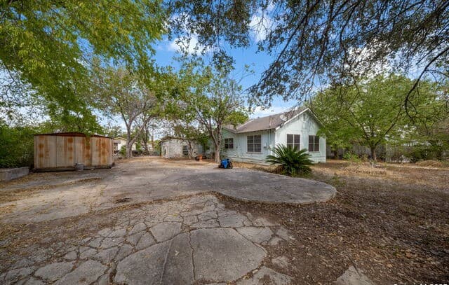 1703 San Casimiro