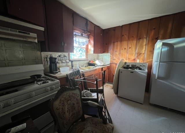 525  Saltillo, San Antonio, TX 78207 — photo 6