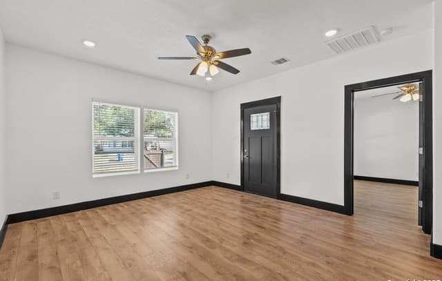 726  E Highland Blvd, San Antonio, TX 78210 — photo 23