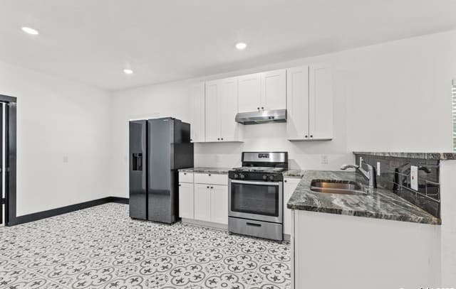 726  E Highland Blvd, San Antonio, TX 78210 — photo 8