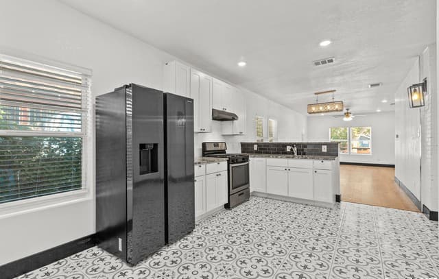 726  E Highland Blvd, San Antonio, TX 78210 — photo 9