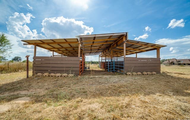 160  County Road 6860, Natalia, TX 78059 — photo 23