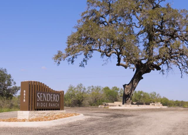 131  Cr 2644, Moore, TX 78057 — photo 7