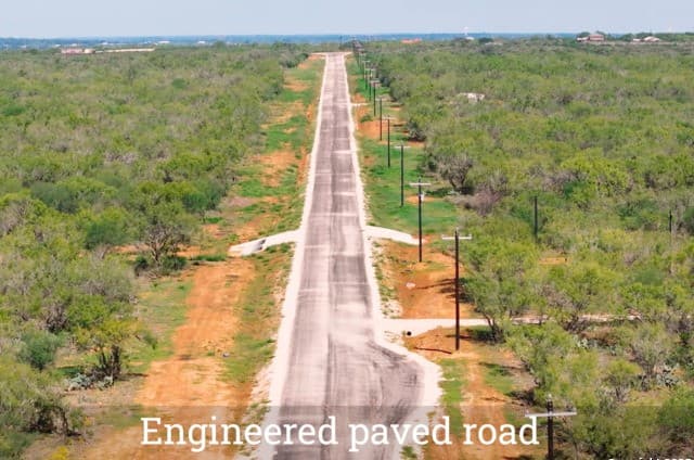 131  Cr 2644, Moore, TX 78057 — photo 8