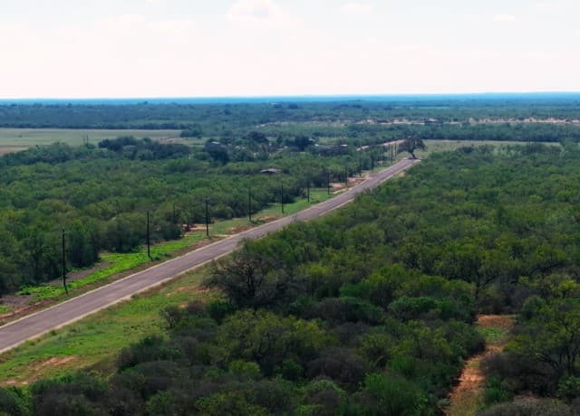 131  Cr 2644, Moore, TX 78057 — photo 9