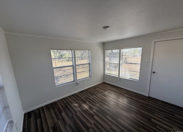 5515  Fm 462, Moore, TX 78057 — photo 22