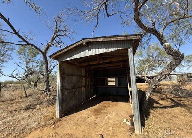 5515  Fm 462, Moore, TX 78057 — photo 24