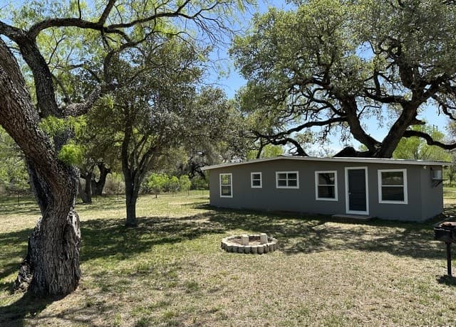 5515  Fm 462, Moore, TX 78057 — photo 4