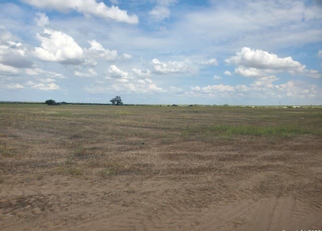7915  County Road 2400, Moore, TX 78057 — photo 2