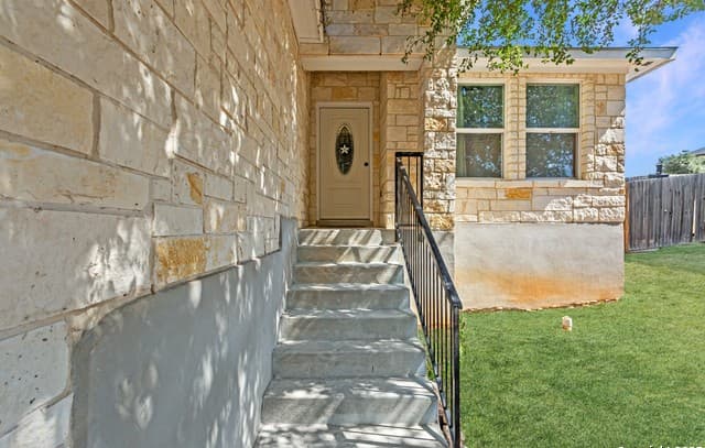 6610  Woodstock Dr, San Antonio, TX 78223 — photo 3