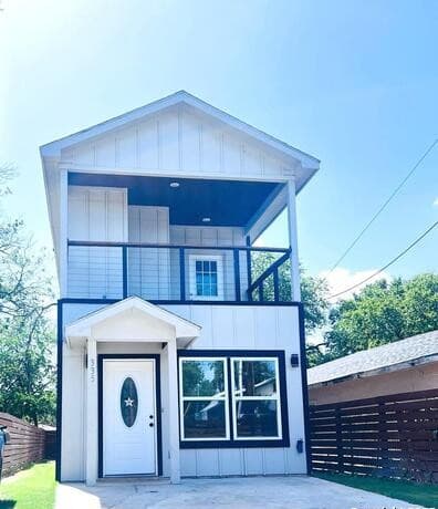 335 S San Eduardo
