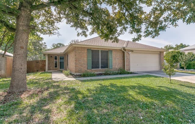 14318 Markham Ln