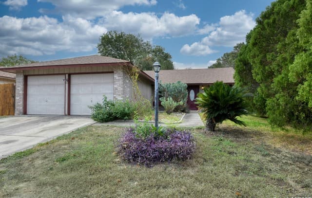 5818  Brambletree, San Antonio, TX 78247 — photo 2