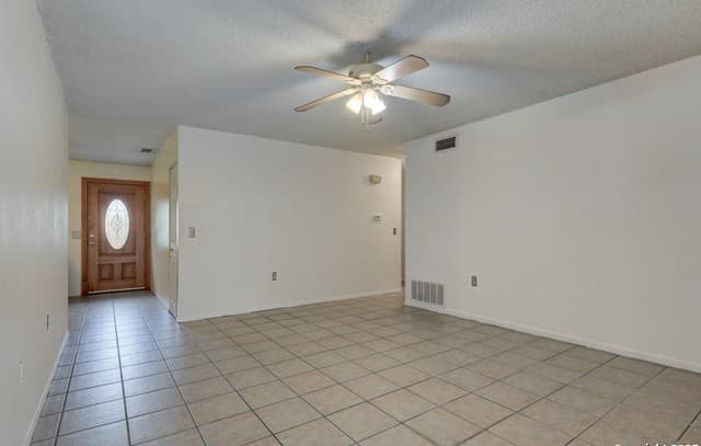 5818  Brambletree, San Antonio, TX 78247 — photo 4