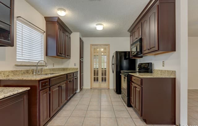 5818  Brambletree, San Antonio, TX 78247 — photo 6