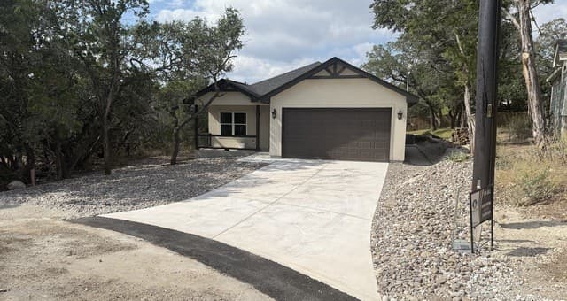 124 Lookout Ct, Spring Branch, TX 78070