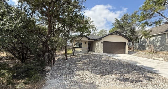 124 Lookout Ct, Spring Branch, TX 78070 — photo 2