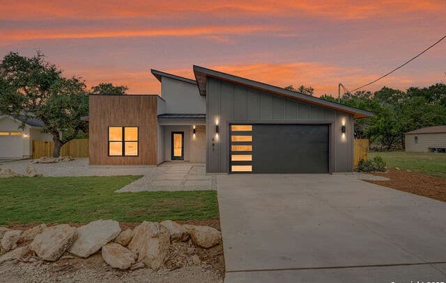 661 Jonquil, Spring Branch, TX 78070 — photo 2