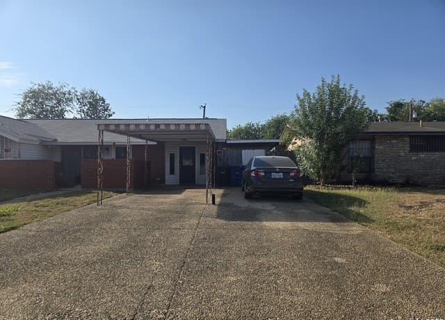 7518  Westshire
