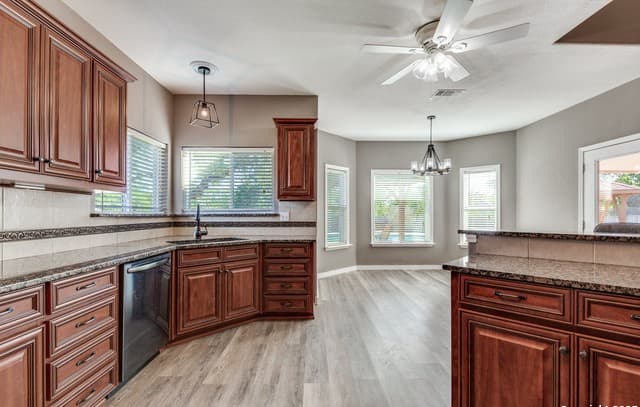 11103  Jarratt, Atascosa, TX 78002 — photo 10