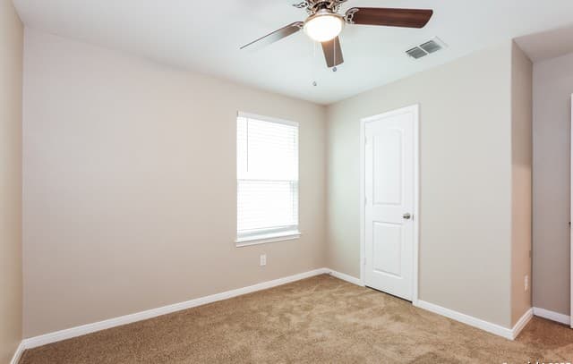 3215  Rosalind Way, San Antonio, TX 78222 — photo 3