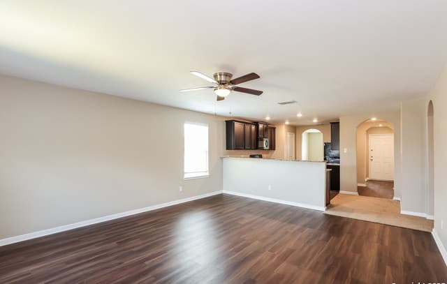 3215  Rosalind Way, San Antonio, TX 78222 — photo 5